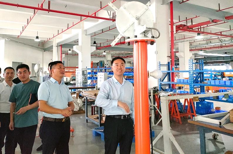 珠海湖北省襄陽市襄州區(qū)政府領導一行蒞臨捷瞬新工廠考察交流